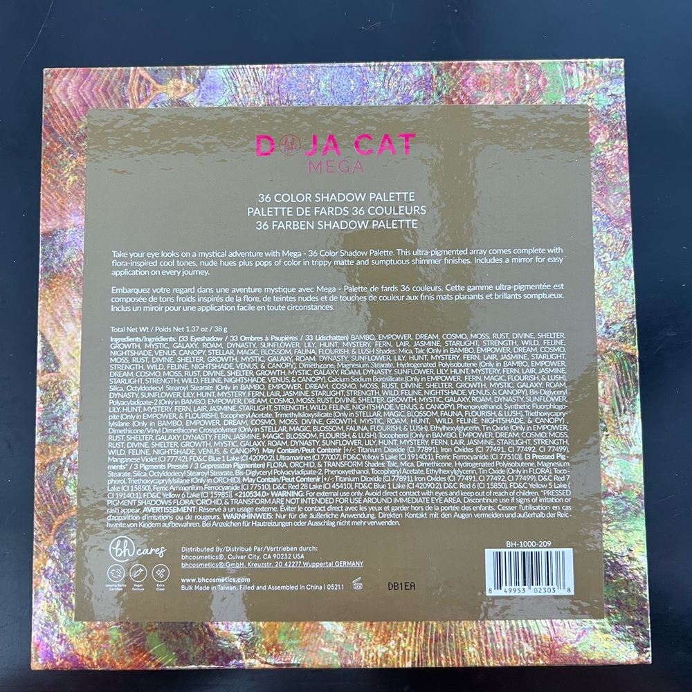 Mega Eyeshadow Palette - MulticolorBH Revolution Doja Cat Mega Eyeshadow Palette - Picture 2 of 4